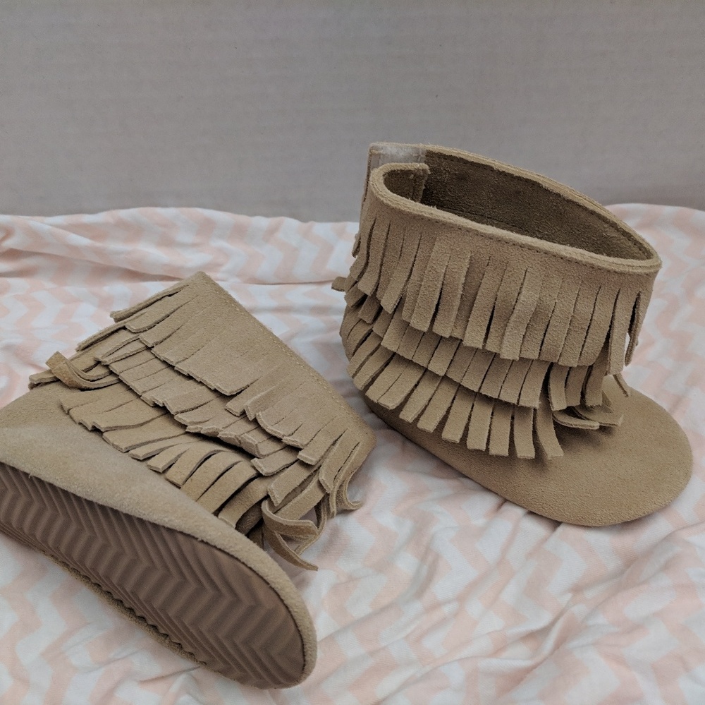 New!  Bailey's Blossoms Genuine Suede Fringe Boots